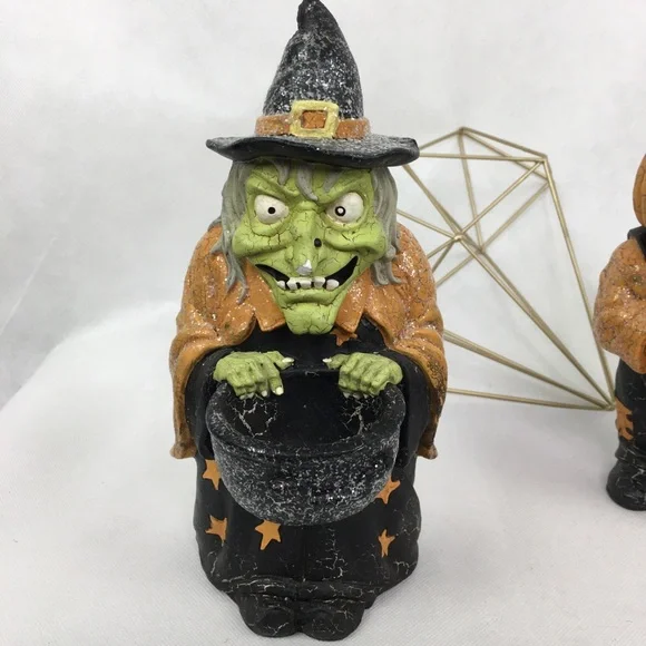 Wicked Witch & Beggar Man & Trick or Treaters - Picture 3 of 9